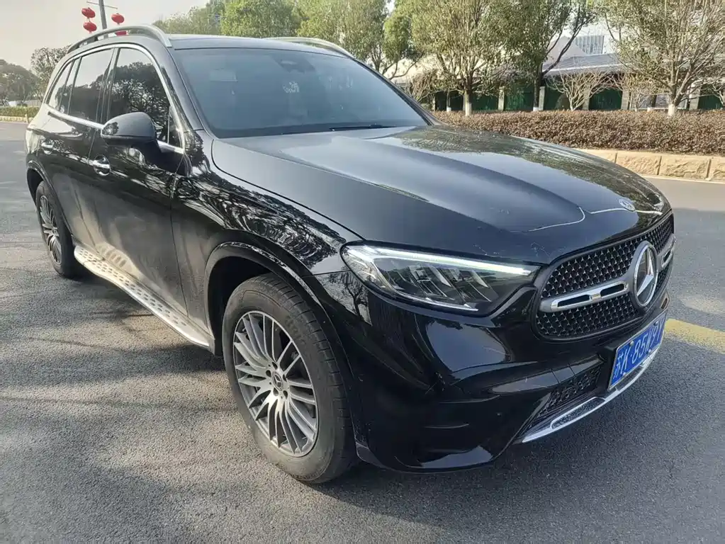 MERCEDES-BENZ GLC