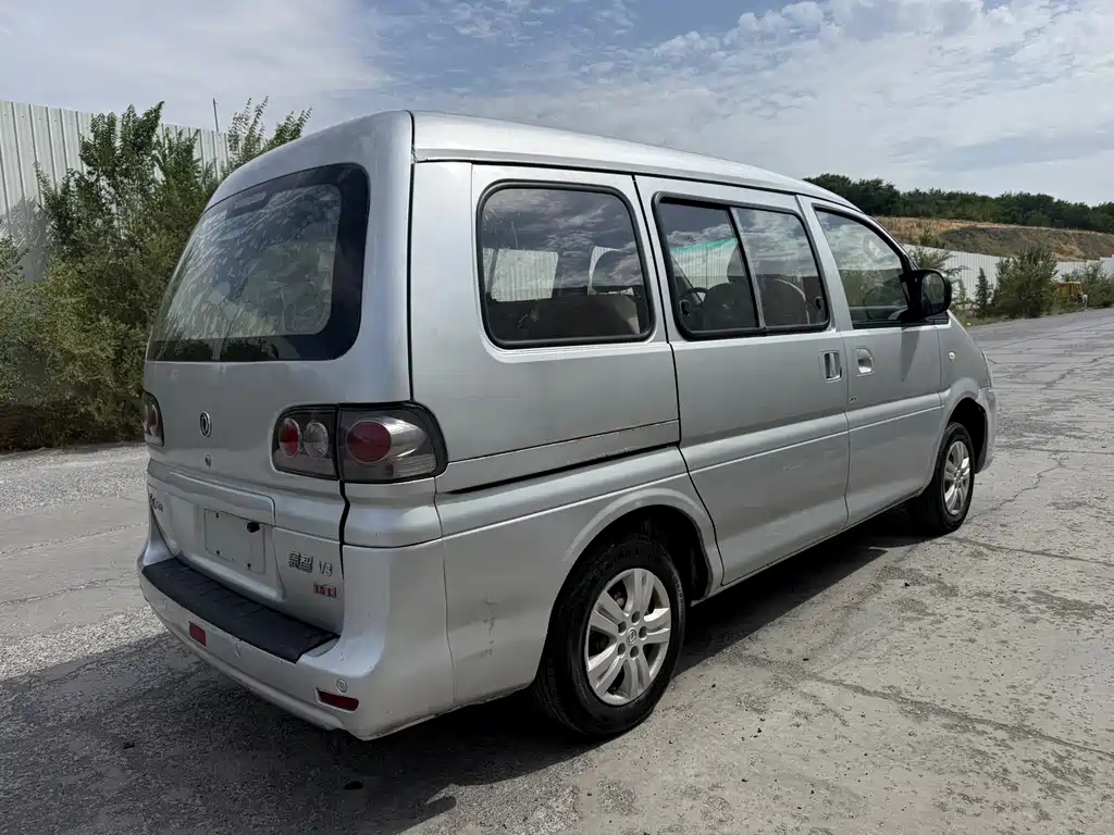 Forthing Lingzhi V3 1.5L 5 seats Special Value Edition, фото 9