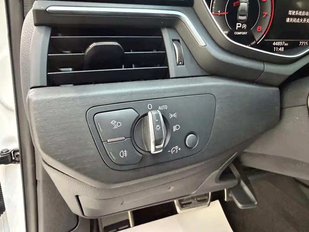 Audi A4L — миниатюра 15