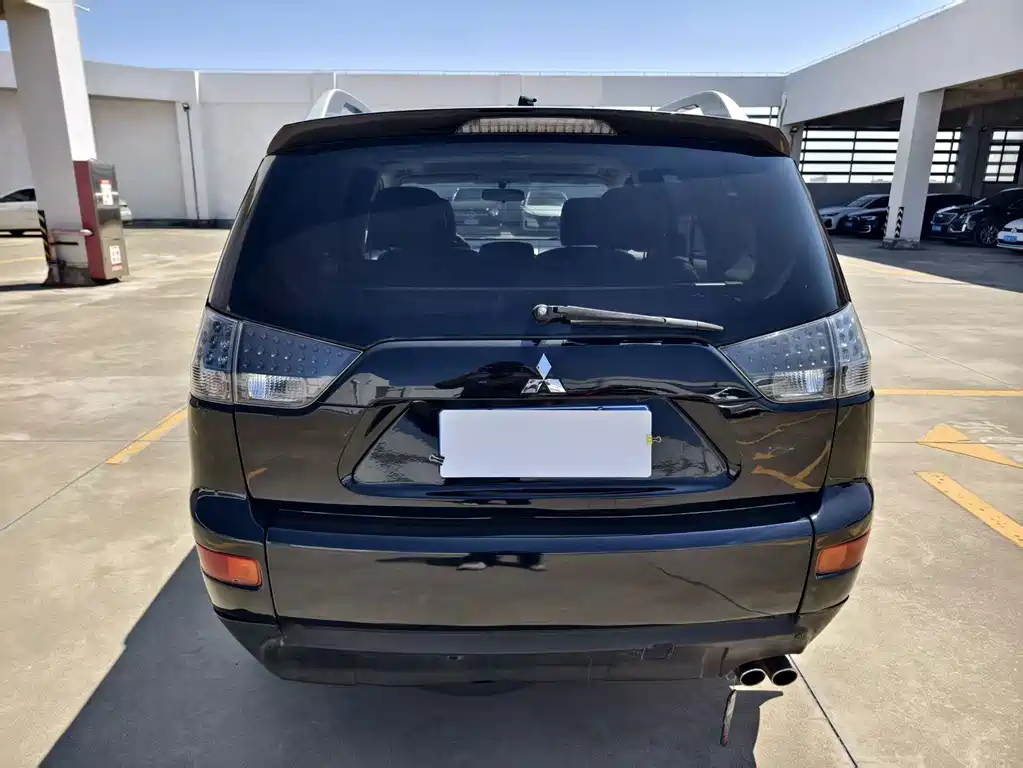 Mitsubishi Outlander (Import) — миниатюра 4