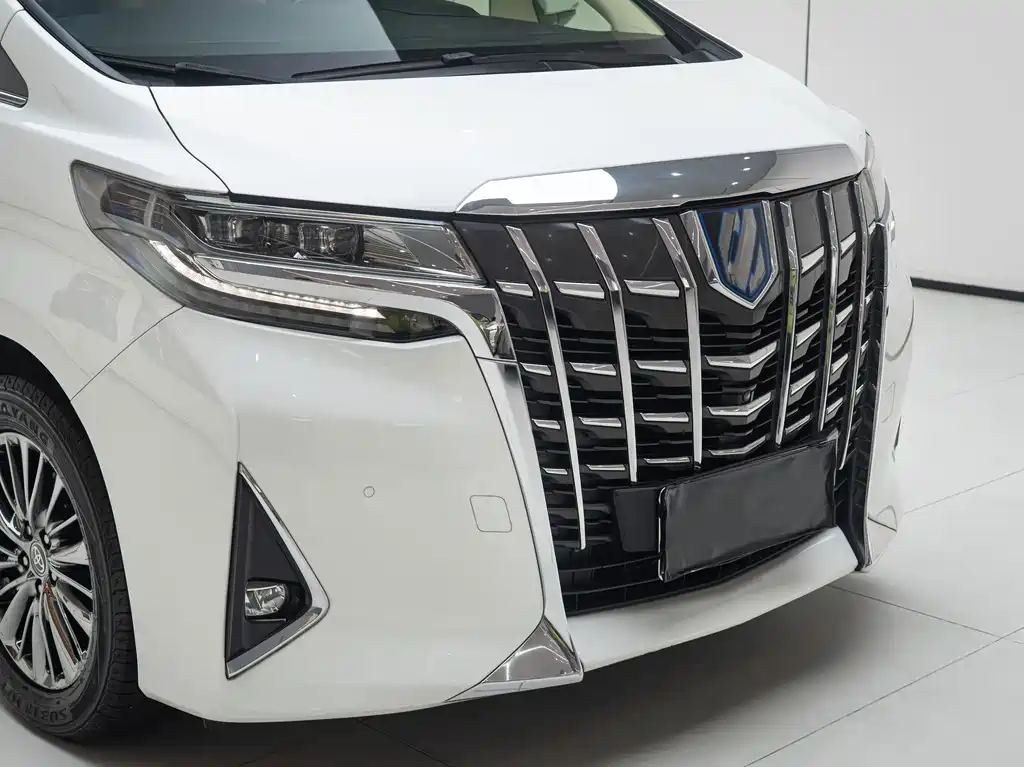Toyota Alphard — миниатюра 2