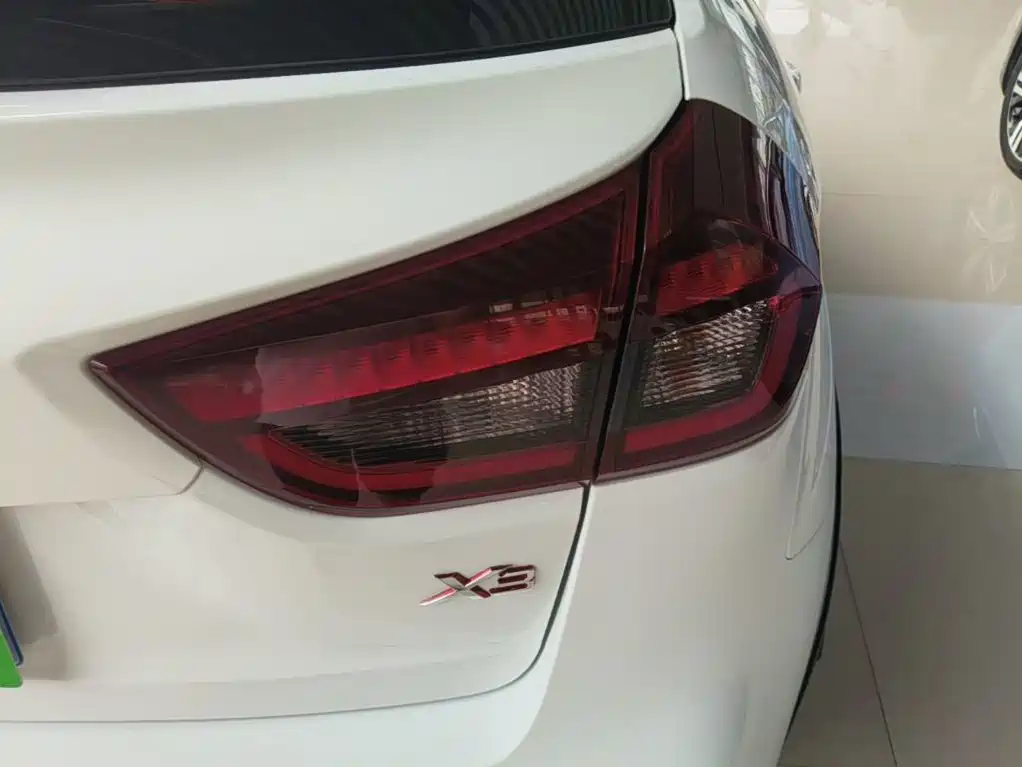 Geely Vision X3 — миниатюра 8