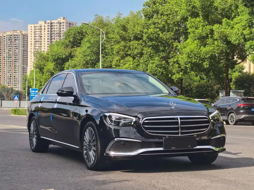Mercedes-Benz E-Class — миниатюра 3