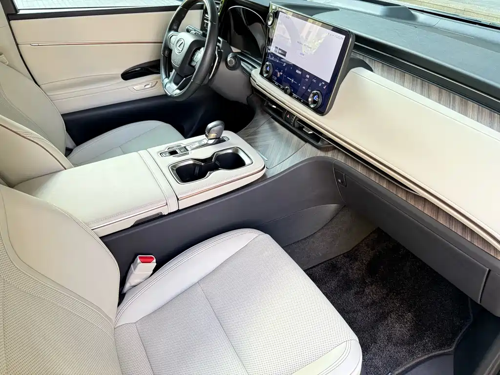 Lexus LM — миниатюра 6