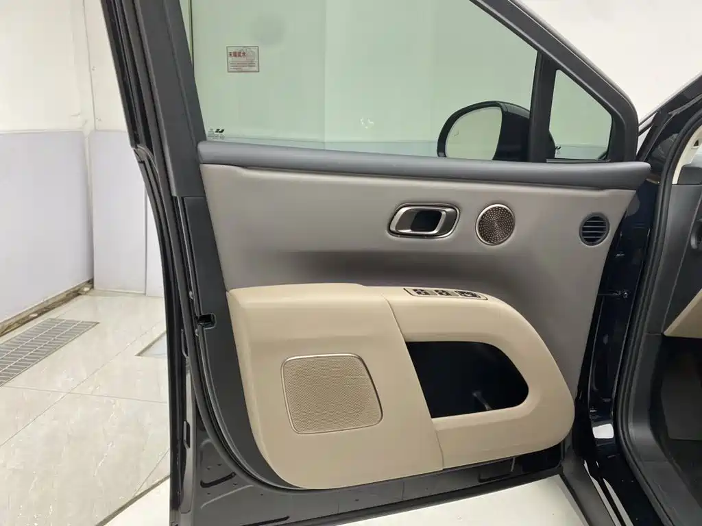 Li Auto Li i8 — миниатюра 16