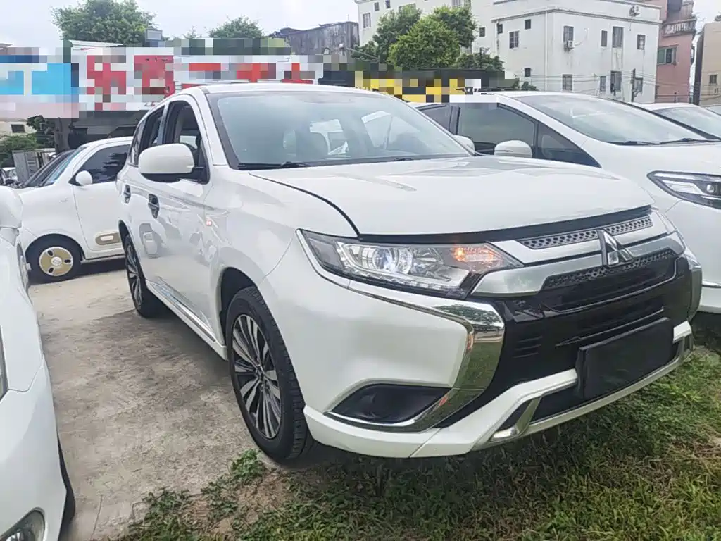 Mitsubishi Outlander — миниатюра 4