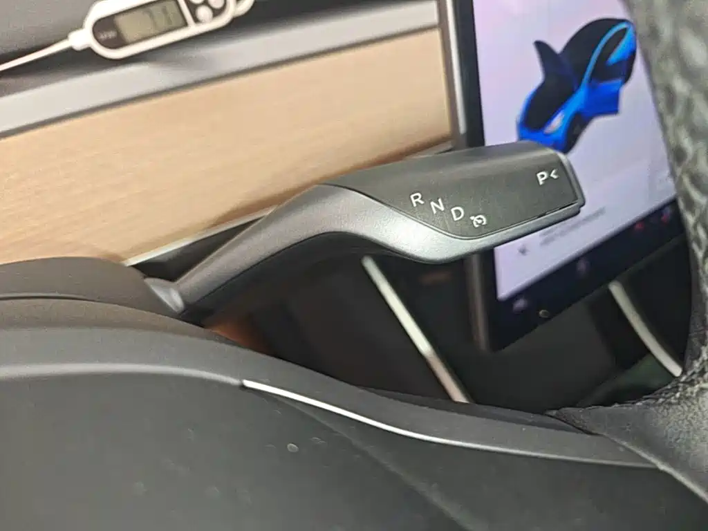 Tesla Model 3 — миниатюра 14