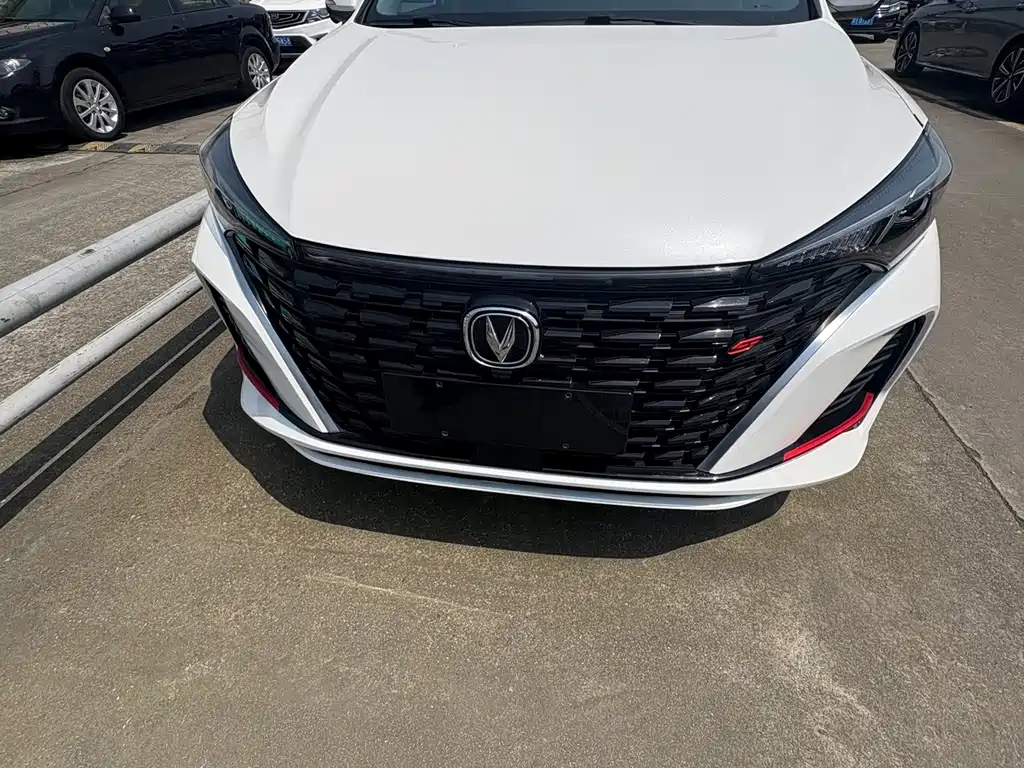 Changan Eado — миниатюра 2