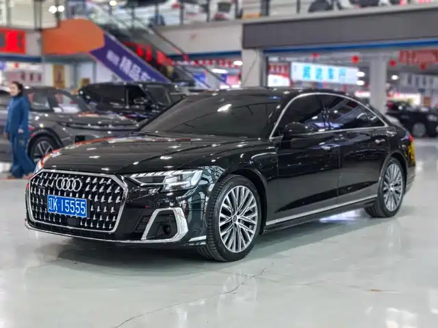 AUDI A8