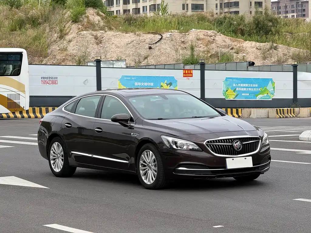 Buick LaCrosse — миниатюра 3