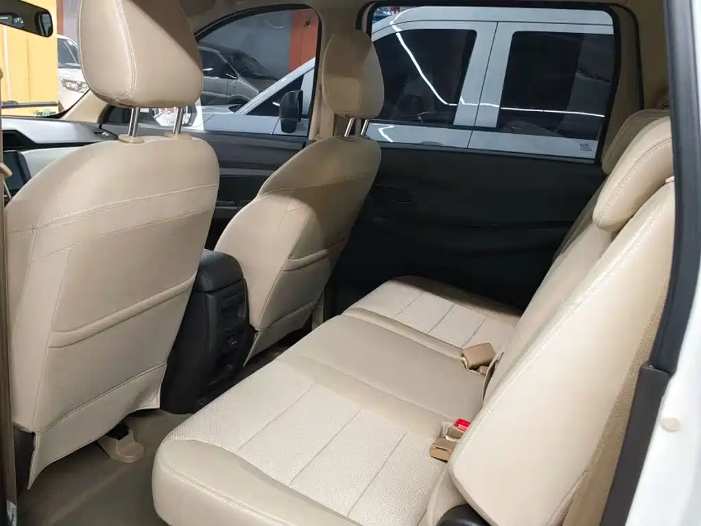 Wuling Hongguang — миниатюра 13