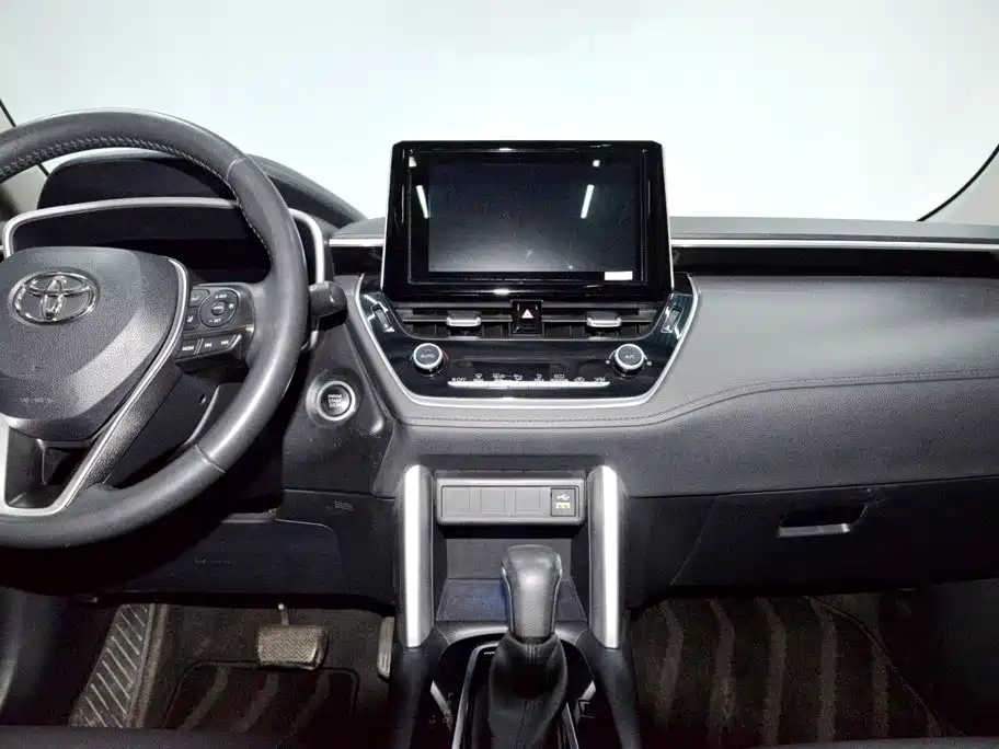 Toyota Corolla Cross — миниатюра 13