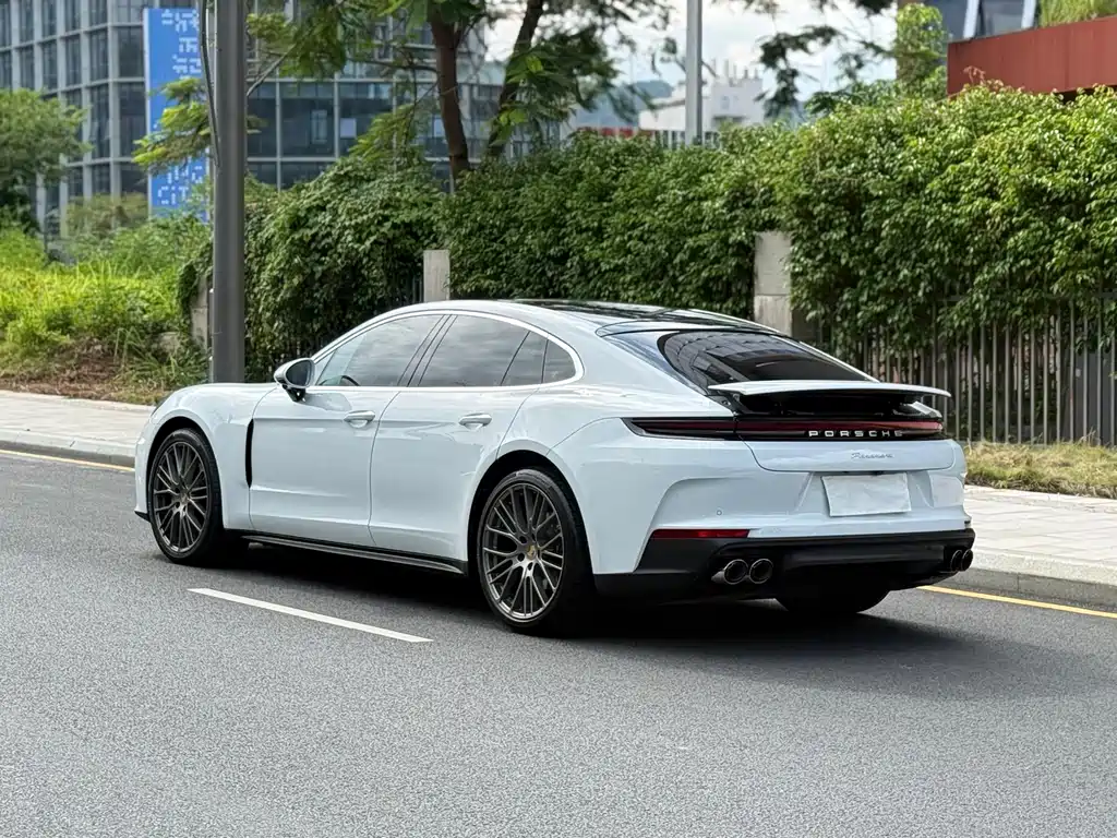 Porsche Panamera — миниатюра 5