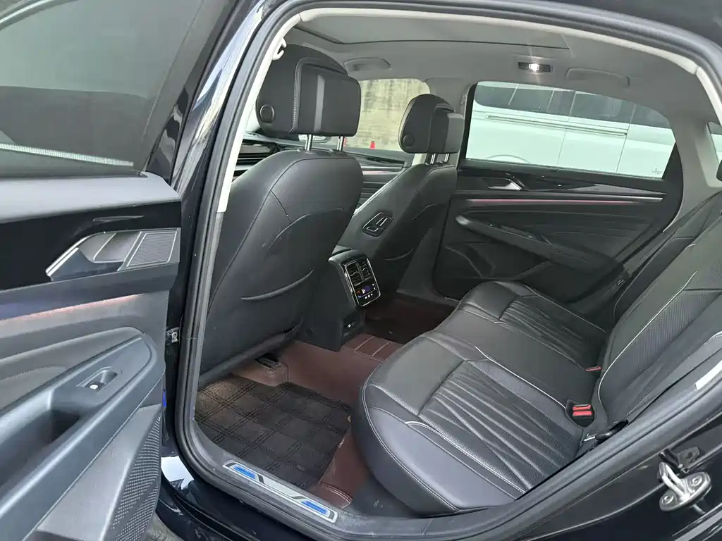 Volkswagen 帕萨特插电混动 — миниатюра 4