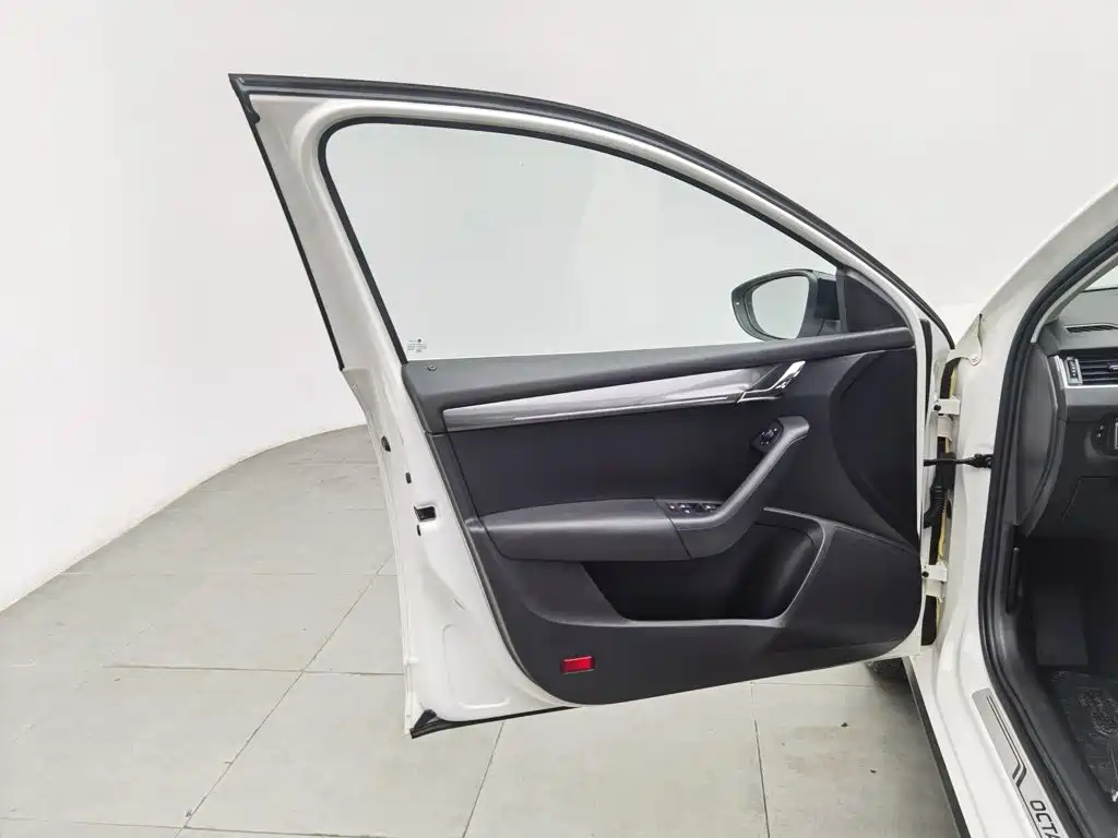 Skoda Octavia — миниатюра 8