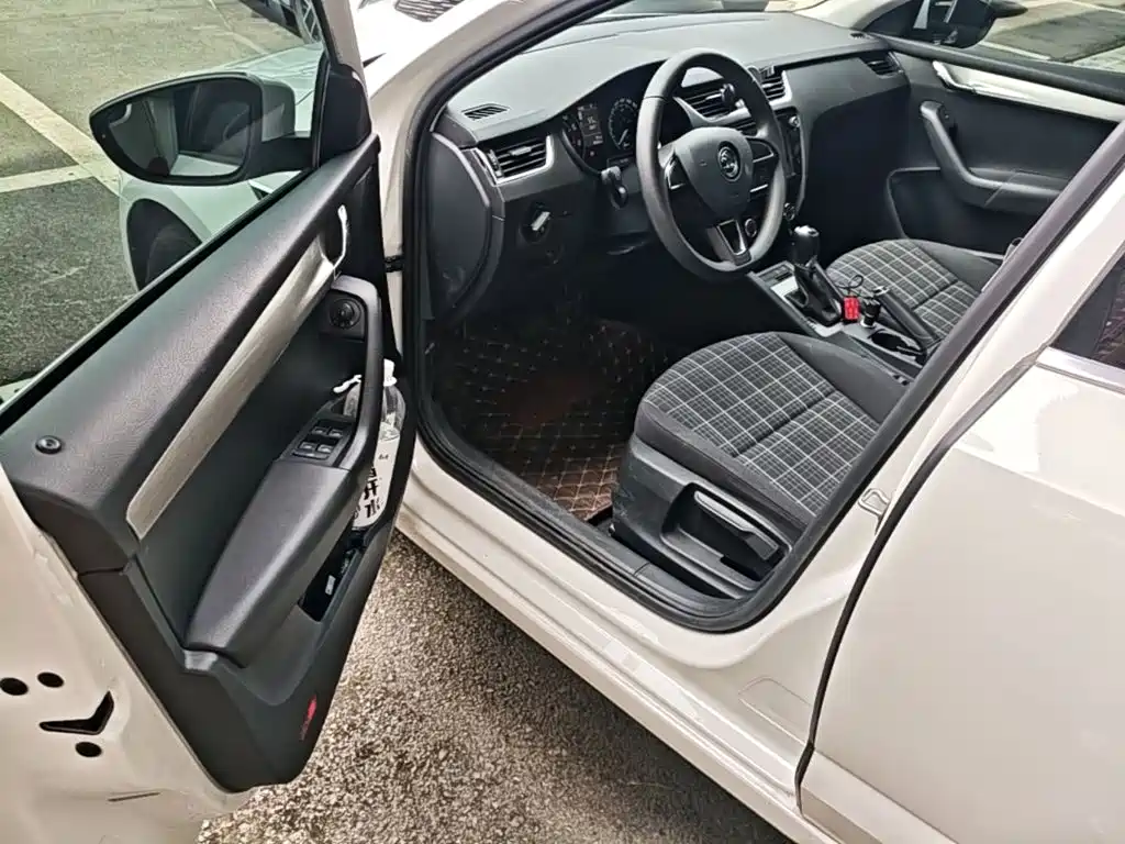 Skoda Octavia — миниатюра 16