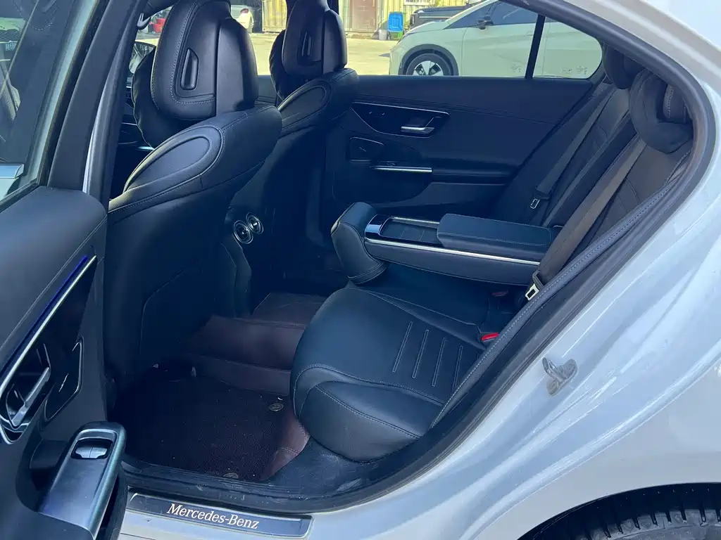 Mercedes-Benz C-Class — миниатюра 4