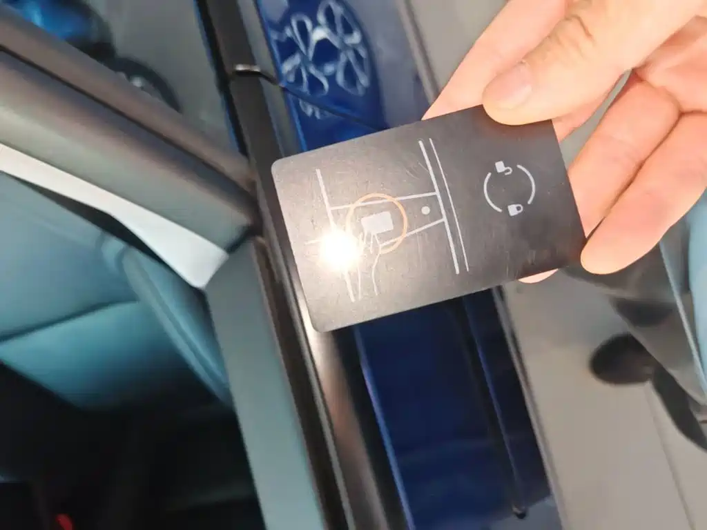 Tesla Model 3 — миниатюра 9