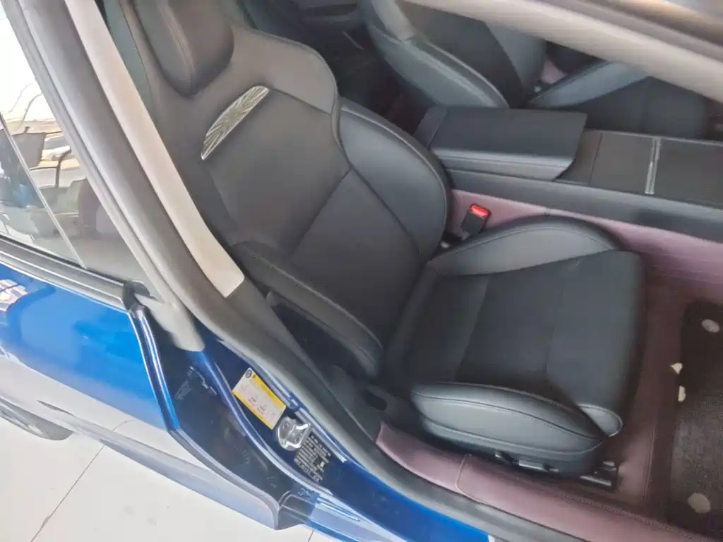 Tesla Model 3 — миниатюра 25