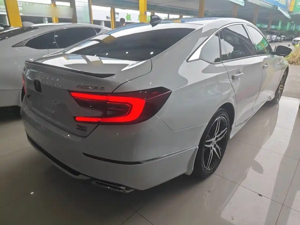 Honda Accord — миниатюра 7