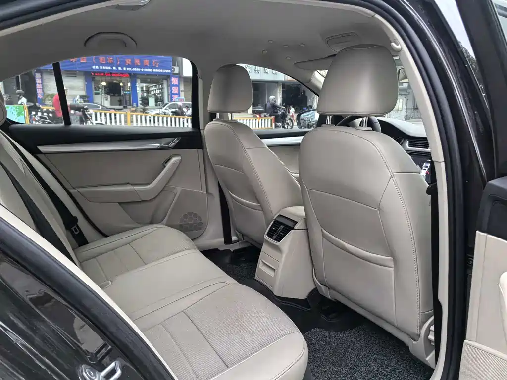 Skoda Octavia — миниатюра 9