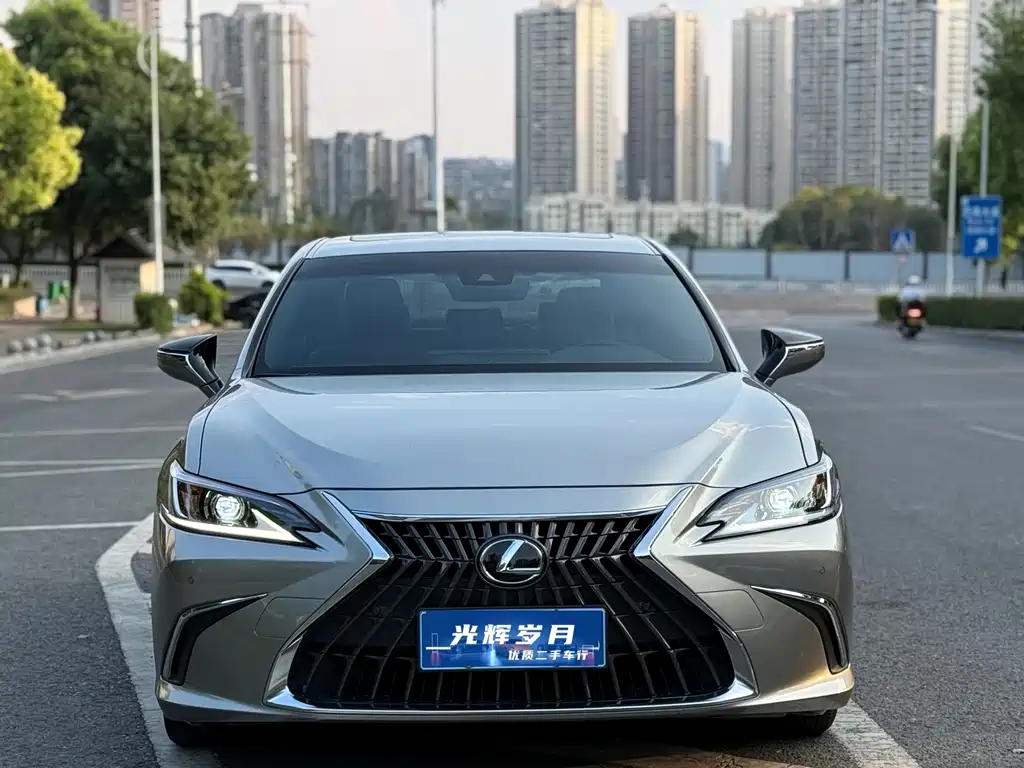 Lexus ES — миниатюра 2