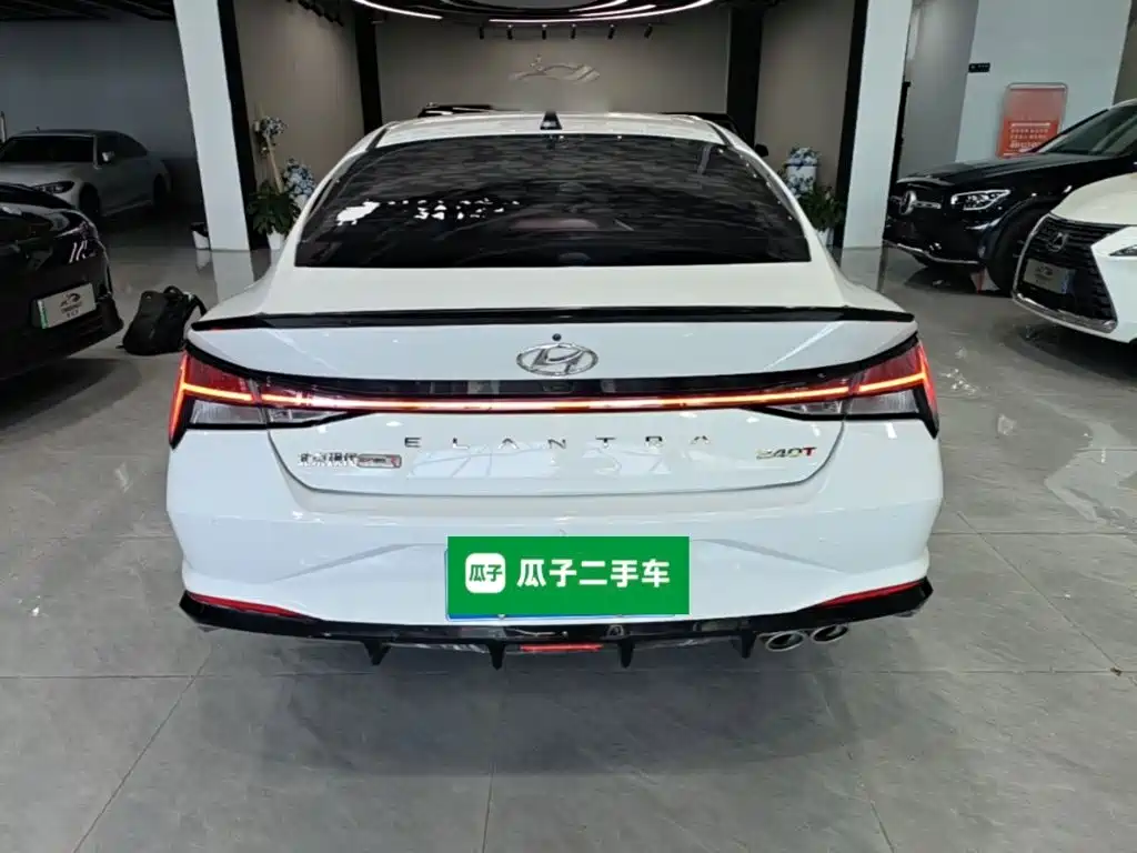 Hyundai Elantra — миниатюра 6