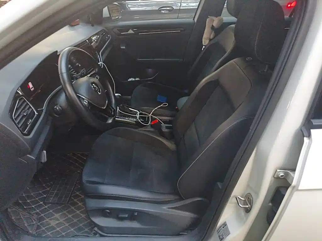 Volkswagen T-Roc — миниатюра 8
