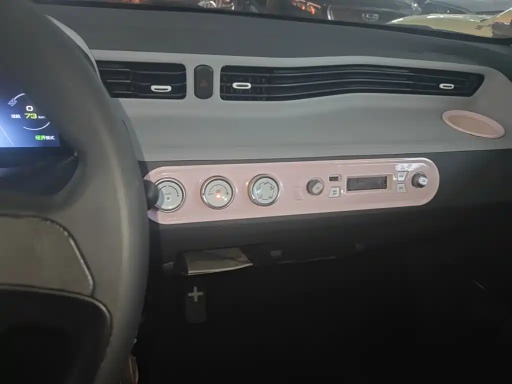 Wuling MINIEV — миниатюра 13