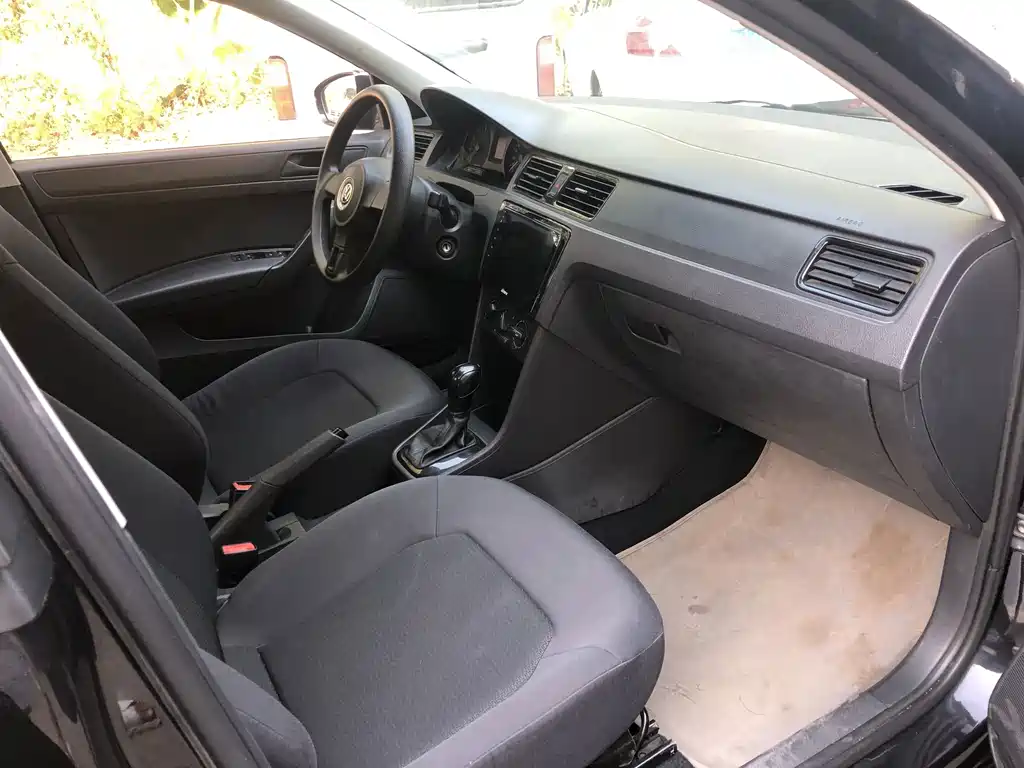 Volkswagen Santana — миниатюра 7