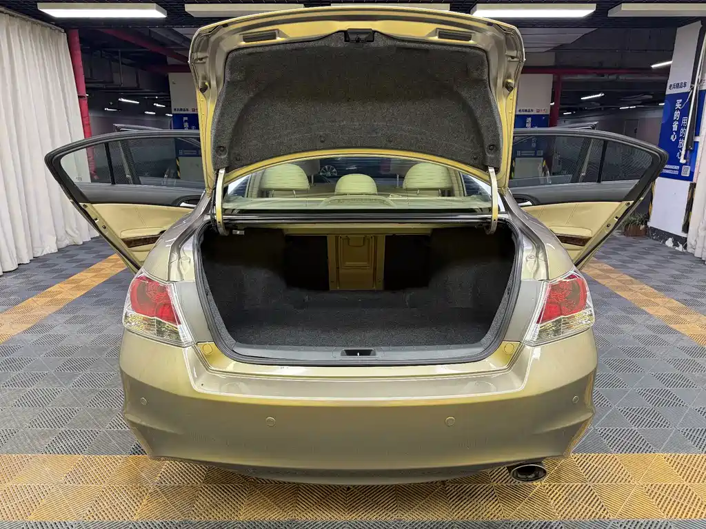 Honda Accord — миниатюра 13