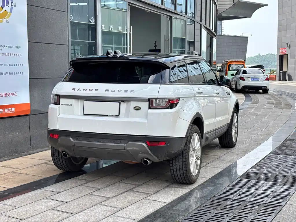 Land Rover Evoque — миниатюра 4