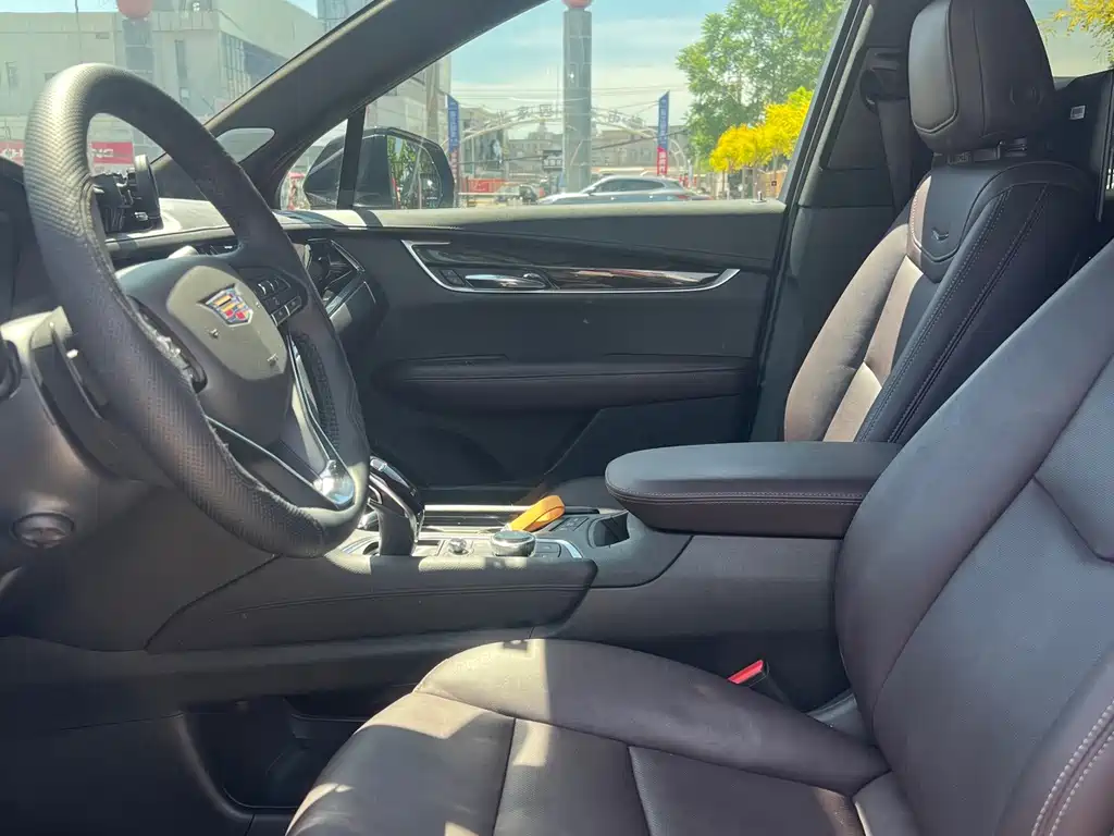 Cadillac XT6 — миниатюра 10