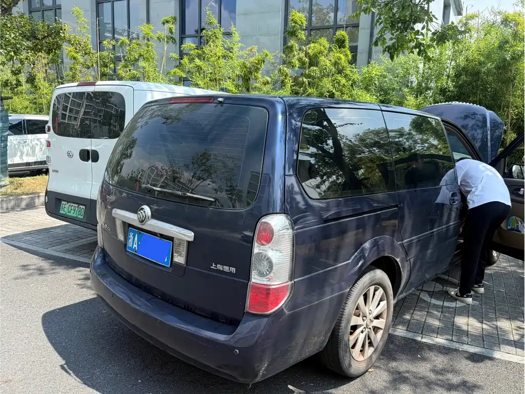 Buick GL8 — миниатюра 12