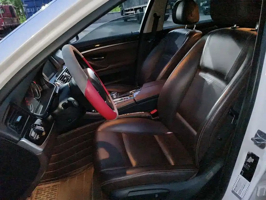 BMW 5 Series — миниатюра 8