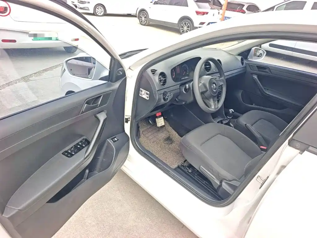 Volkswagen Jetta — миниатюра 16