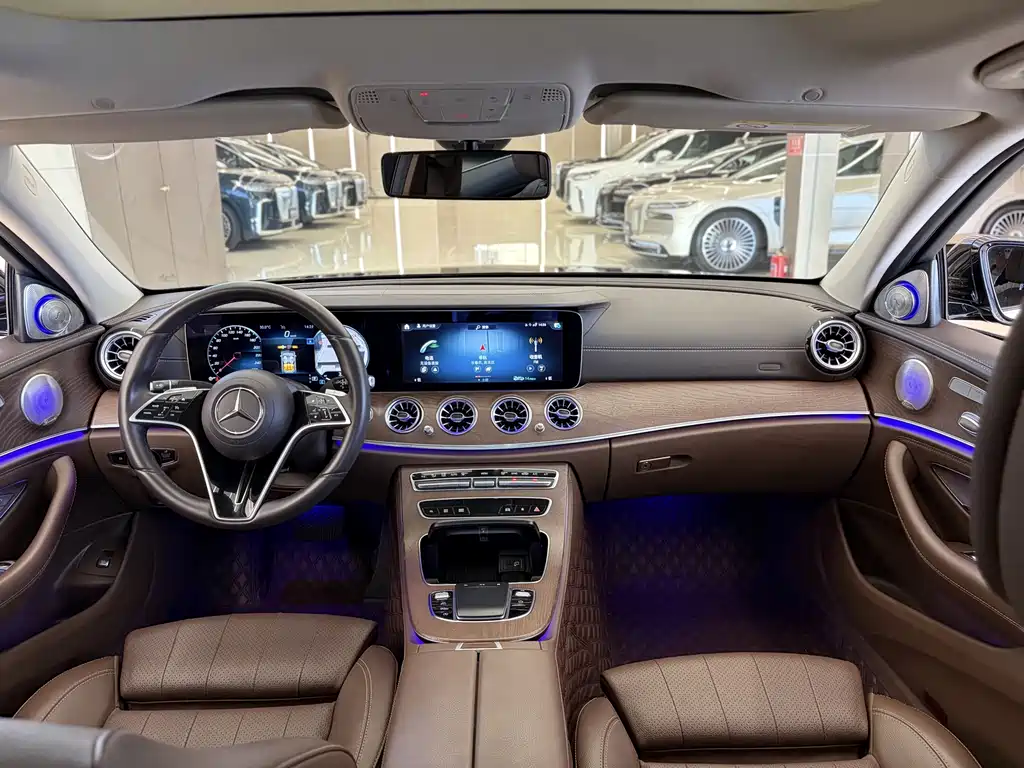 Mercedes-Benz E-Class — миниатюра 7