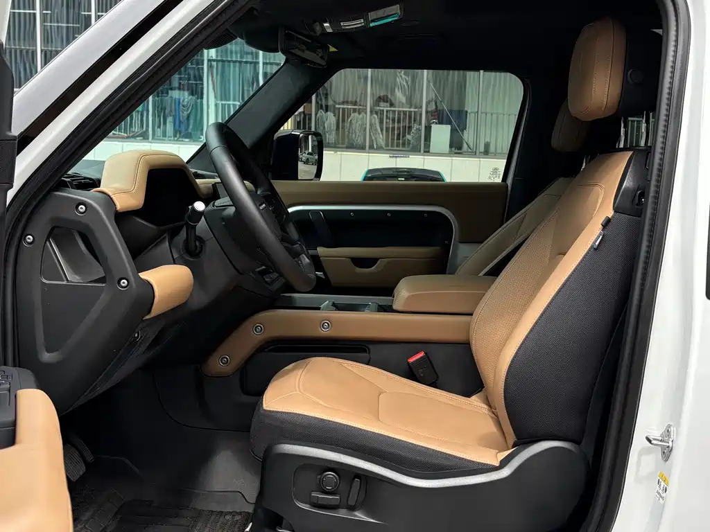 Land Rover Defender — миниатюра 8