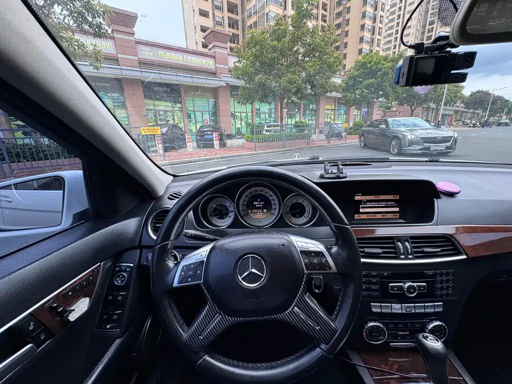 Mercedes-Benz C-Class — миниатюра 13