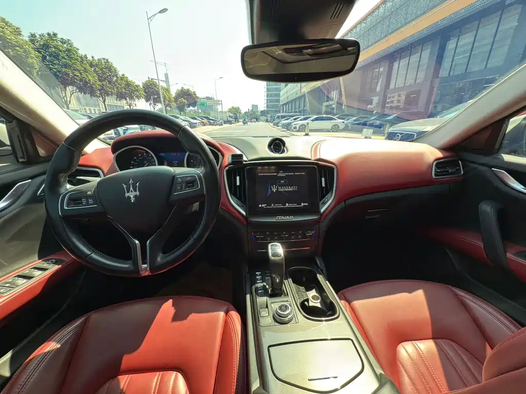 Maserati Ghibli — миниатюра 6