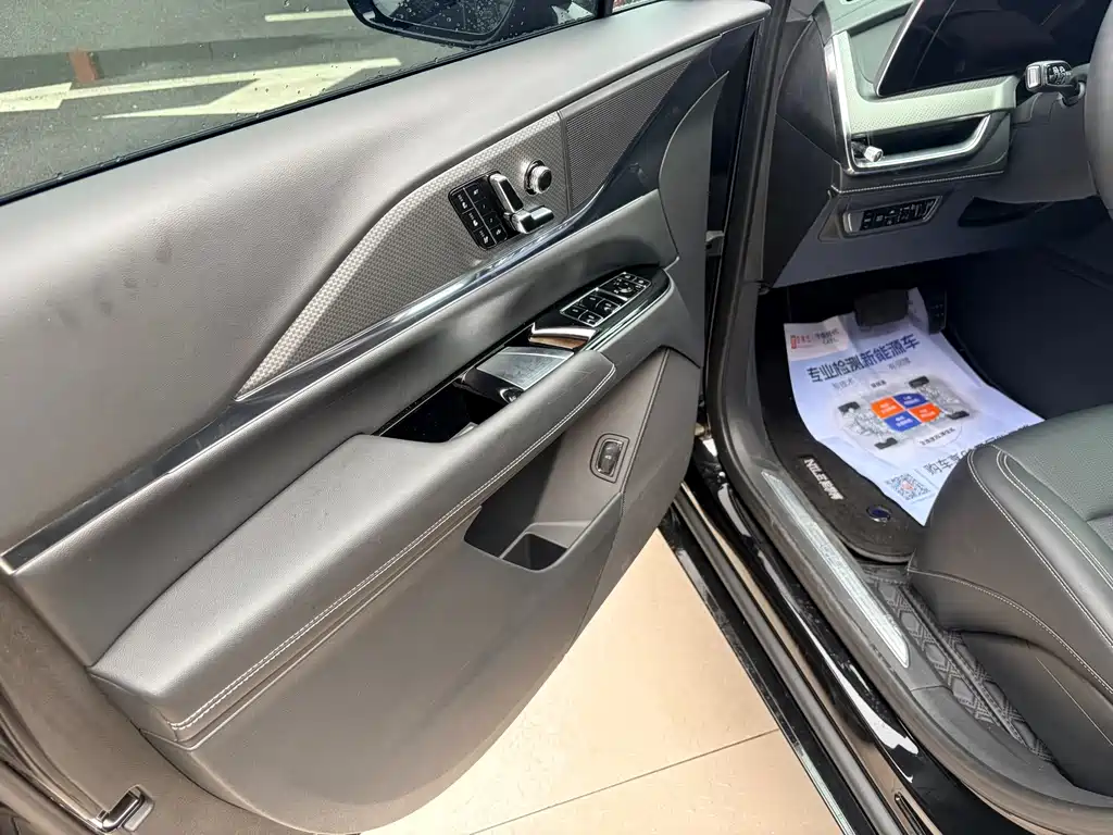 Cadillac XT5 — миниатюра 6