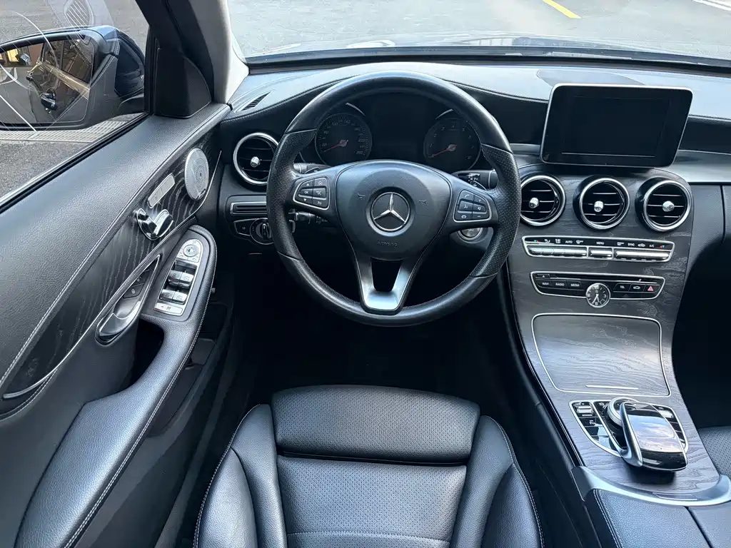 Mercedes-Benz C-Class — миниатюра 12