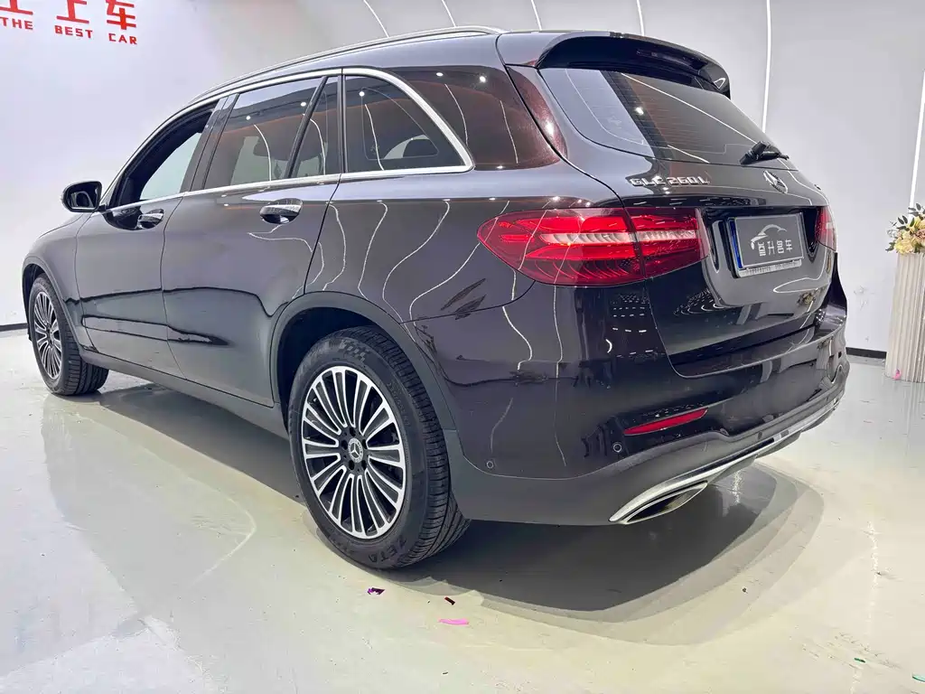 MERCEDES-BENZ GLC
