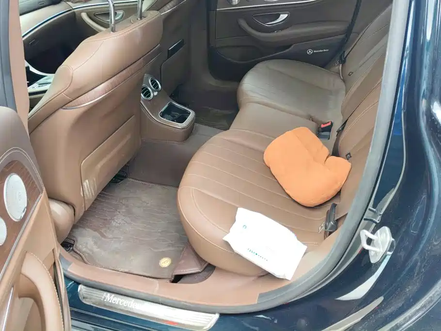 Mercedes-Benz E-Class — миниатюра 11