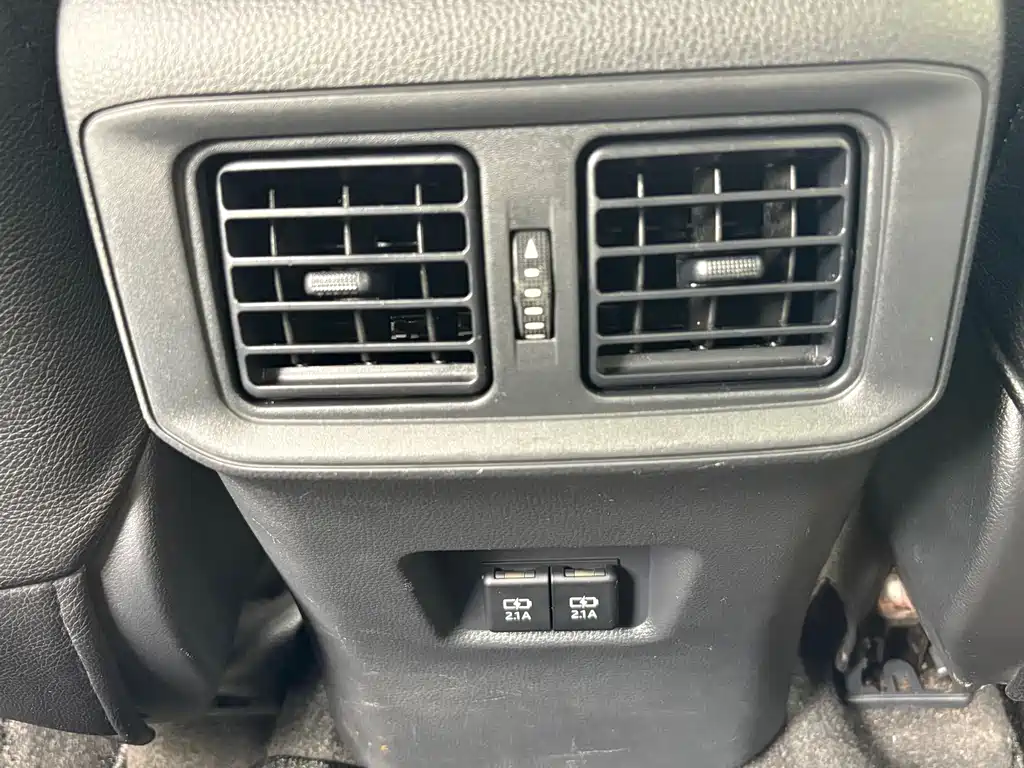 Toyota RAV4 — миниатюра 10