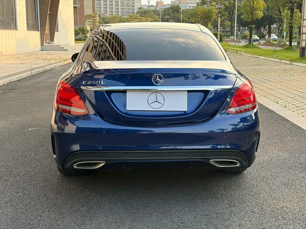 Mercedes-Benz C-Class — миниатюра 3
