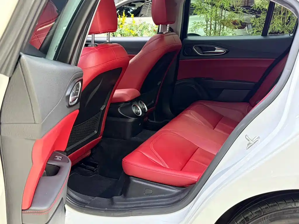 Alfa Romeo Giulia — миниатюра 2