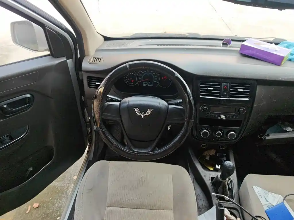 Wuling Rongguang V — миниатюра 3