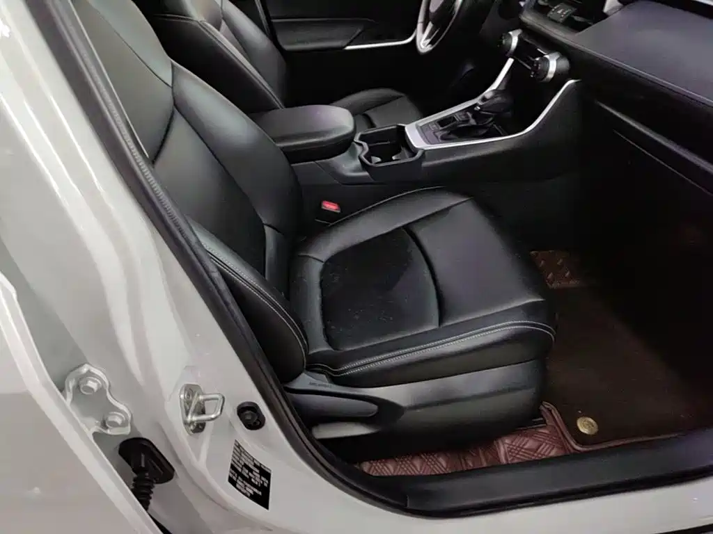 Toyota RAV4 — миниатюра 25