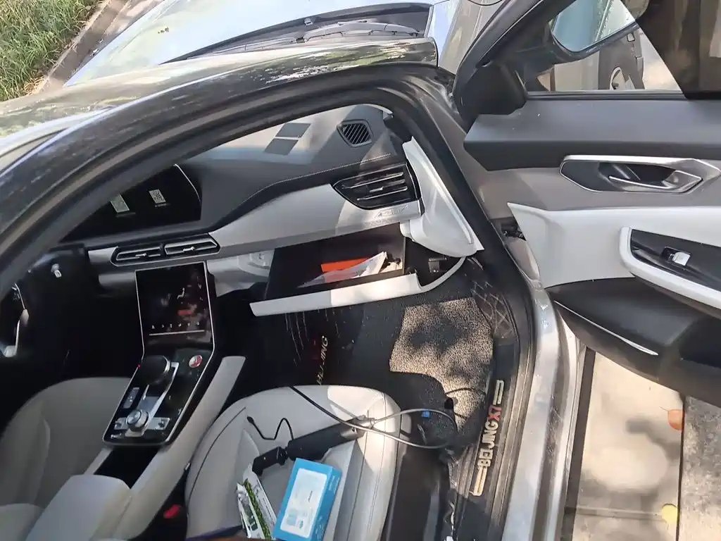BAIC X7 PHEV — миниатюра 20